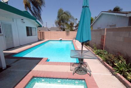 Residential Assisted Living in Westminster CA - Diamond Manor - backyard