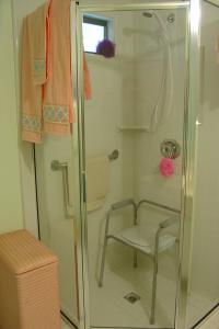 Residential Assisted Living Palm Springs - carino quality home care shower