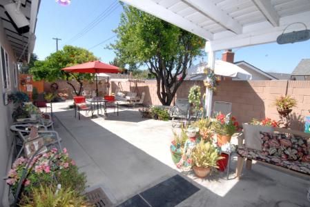 Residential Assisted Living in Anaheim CA - Orange Park Guest Home - backyard