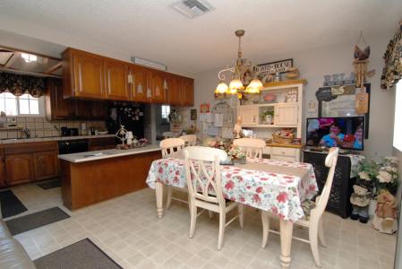 Residential Assisted Living in Anaheim CA - Orange Park Guest Home - dining table