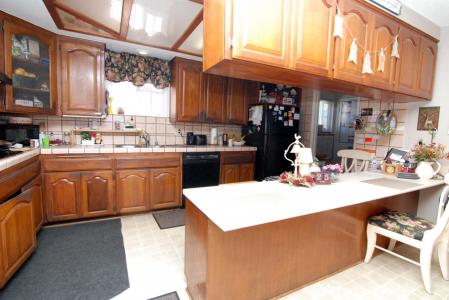 Residential Assisted Living in Anaheim CA - Orange Park Guest Home - kitchen island