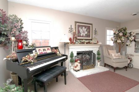 Residential Assisted Living in Anaheim CA - Orange Park Guest Home - piano