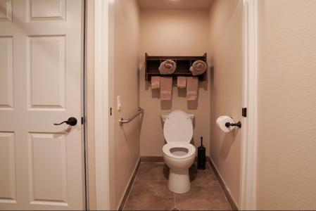 Residential Assisted Living in Rancho Cucamonga CA - Villa Living - bathroom 7