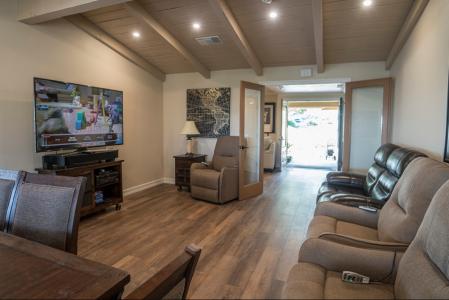 Residential Assisted Living in Rancho Cucamonga CA - Villa Living - tv room